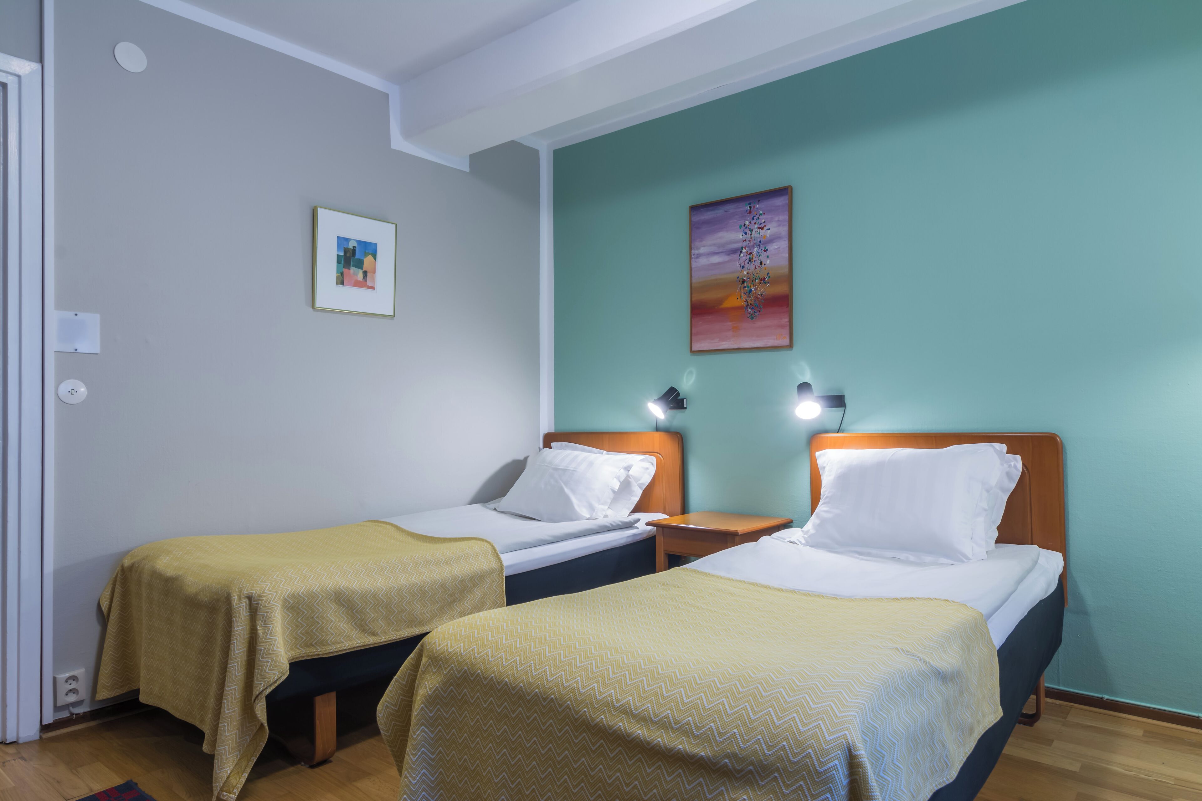 x-Standard room with double bed | Desk, free WiFi, bed sheets