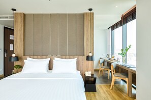 Mini Suite | Egyptian cotton sheets, premium bedding, Select Comfort beds - TK Palace Hotel & Convention (Bangkok)