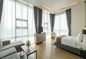 Panorama-Zimmer, 1 King-Bett, Badewanne, Eckzimmer | Bettwäsche aus ägyptischer Baumwolle, hochwertige Bettwaren