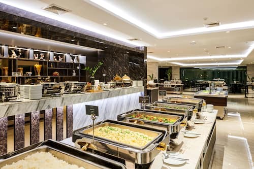 朝食 (ビュッフェ)、毎日提供 (有料)