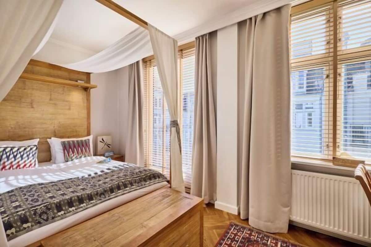1 bedroom, premium bedding, soundproofing, free WiFi