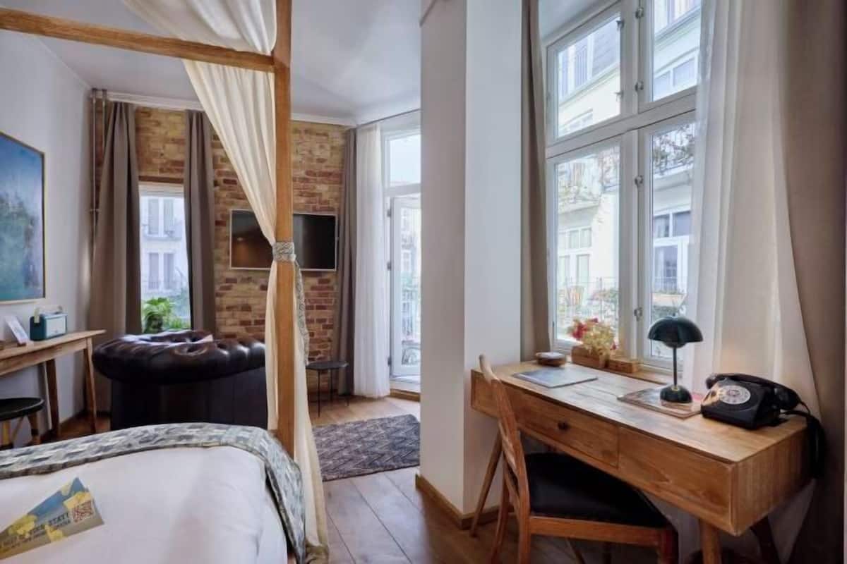 1 bedroom, premium bedding, soundproofing, free WiFi
