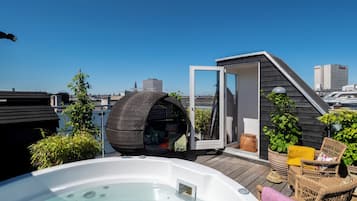 Bañera de hidromasaje privada