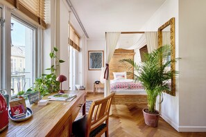 Superior eenpersoonskamer | Luxe beddengoed, een kluis op de kamer, gratis wifi, beddengoed
