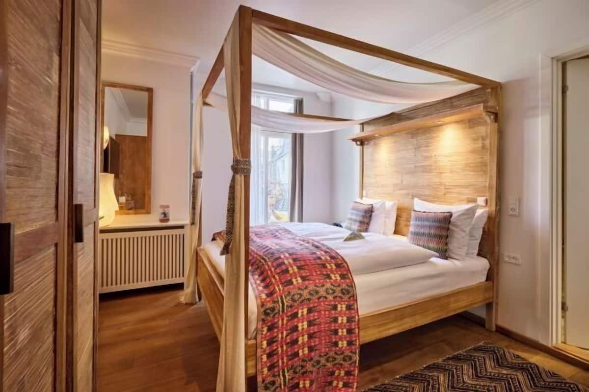 1 bedroom, premium bedding, soundproofing, free WiFi