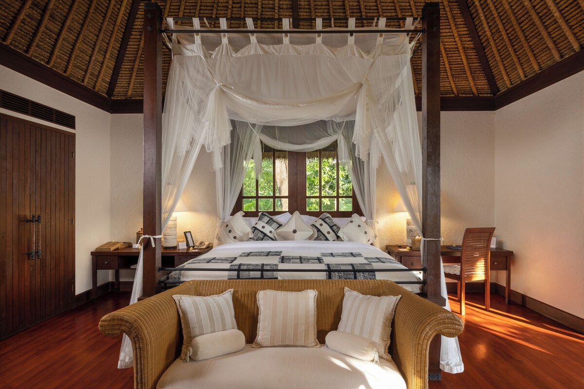 1 bedroom, premium bedding, down comforters, minibar