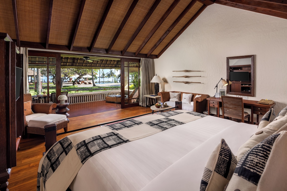 Luxury Room, Pool View (Pavilion) | 1 bedroom, premium bedding, down comforters, minibar