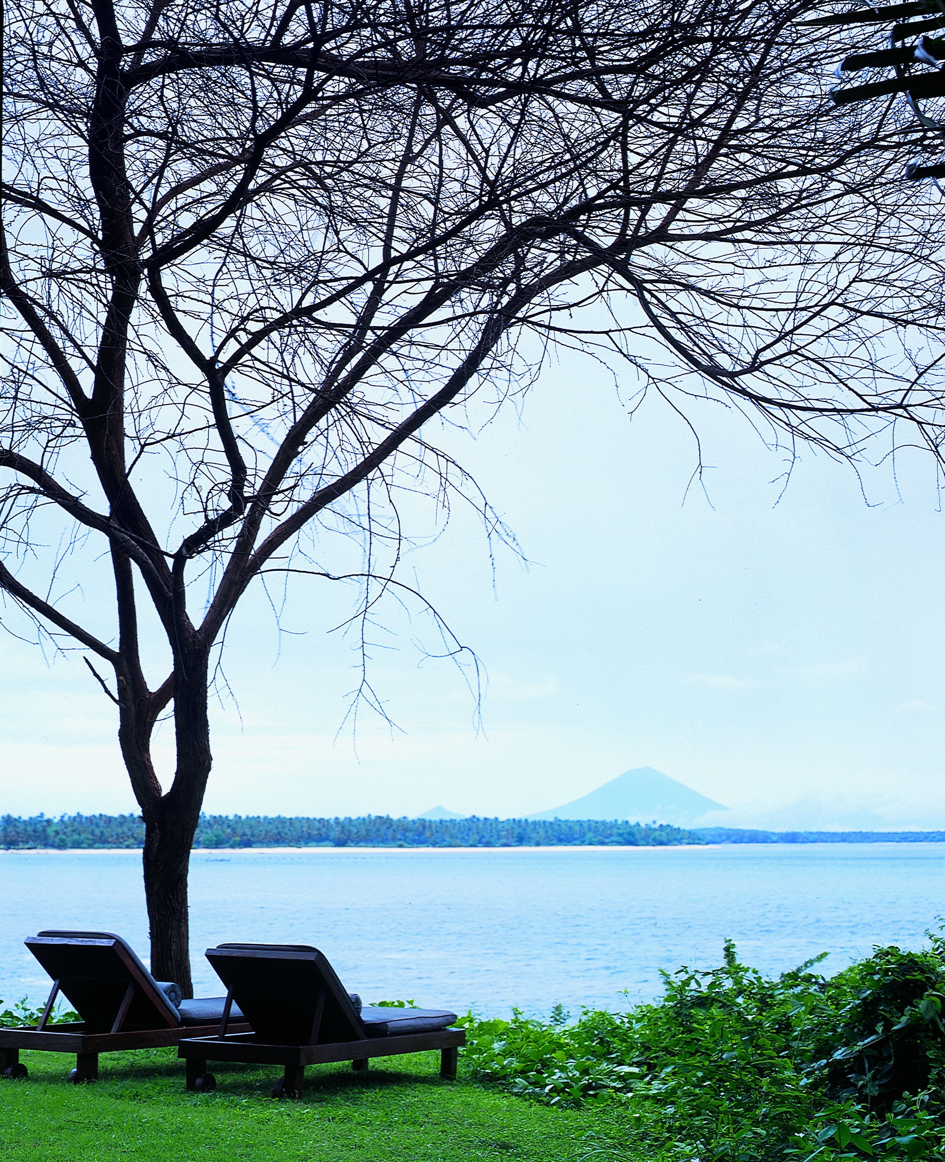 private beach nearby, white sand, free beach cabanas, sun-loungers