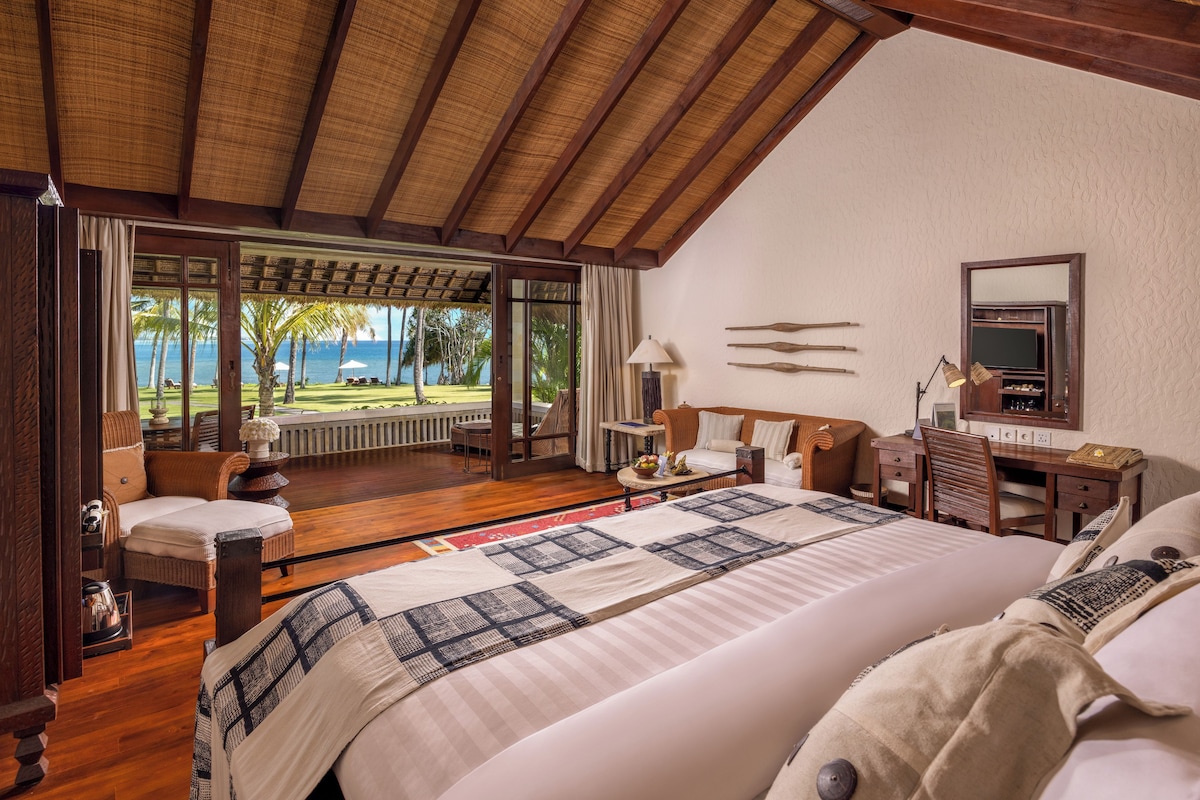 1 bedroom, premium bedding, down comforters, minibar