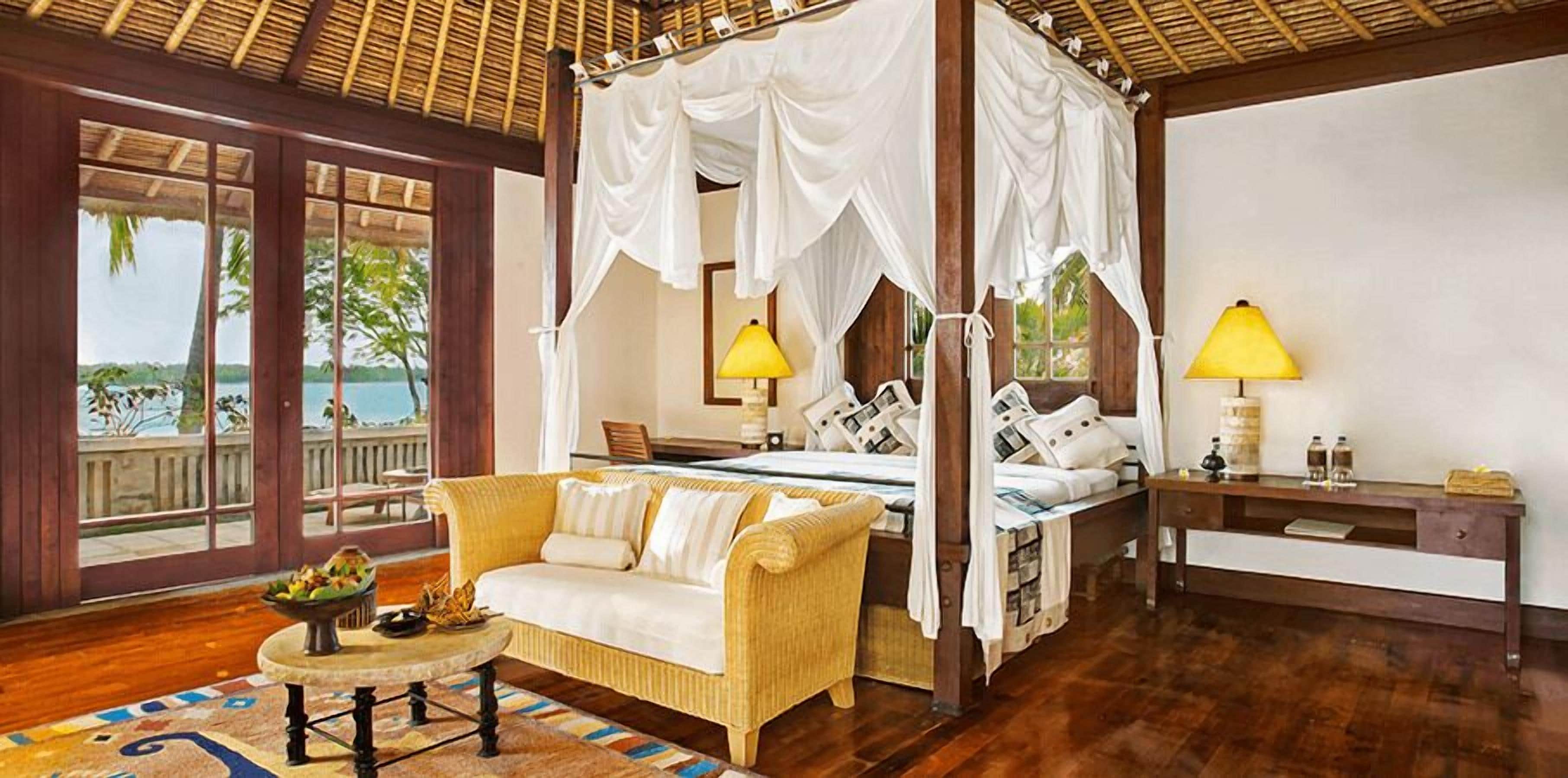 royal villa, private pool, ocean view | 1 bedroom, premium bedding, down duvets, minibar