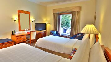 Fern Classic Room, 1 King Bed | 1 bedroom, premium bedding, down duvets, minibar