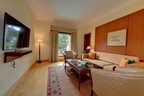 Fern Club Suite | Living area | LED TV, pay movies