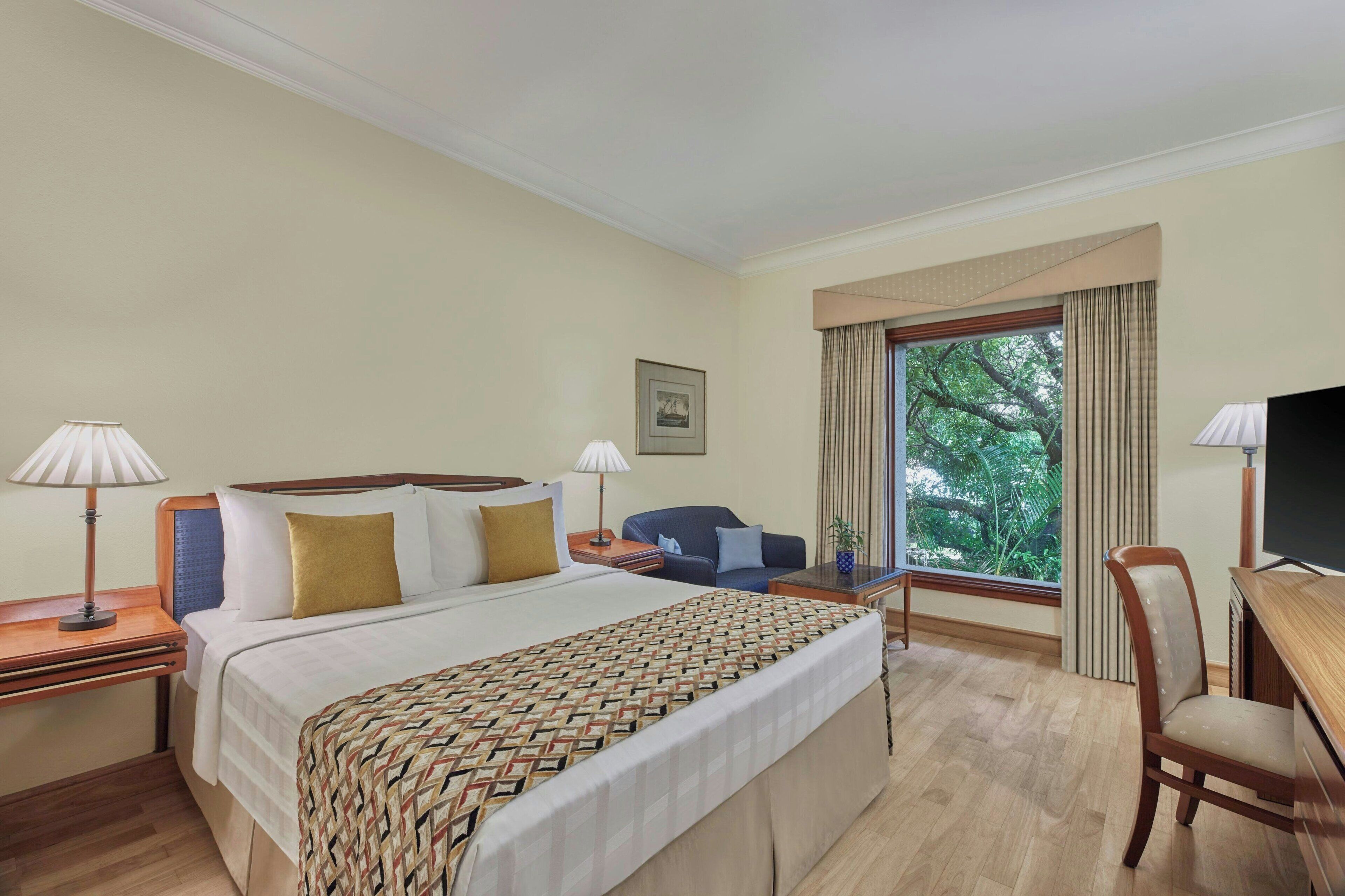 Habitación, 1 cama de matrimonio grande, vistas al jardín | Ropa de cama de alta calidad, edredones de plumas, minibar y caja fuerte