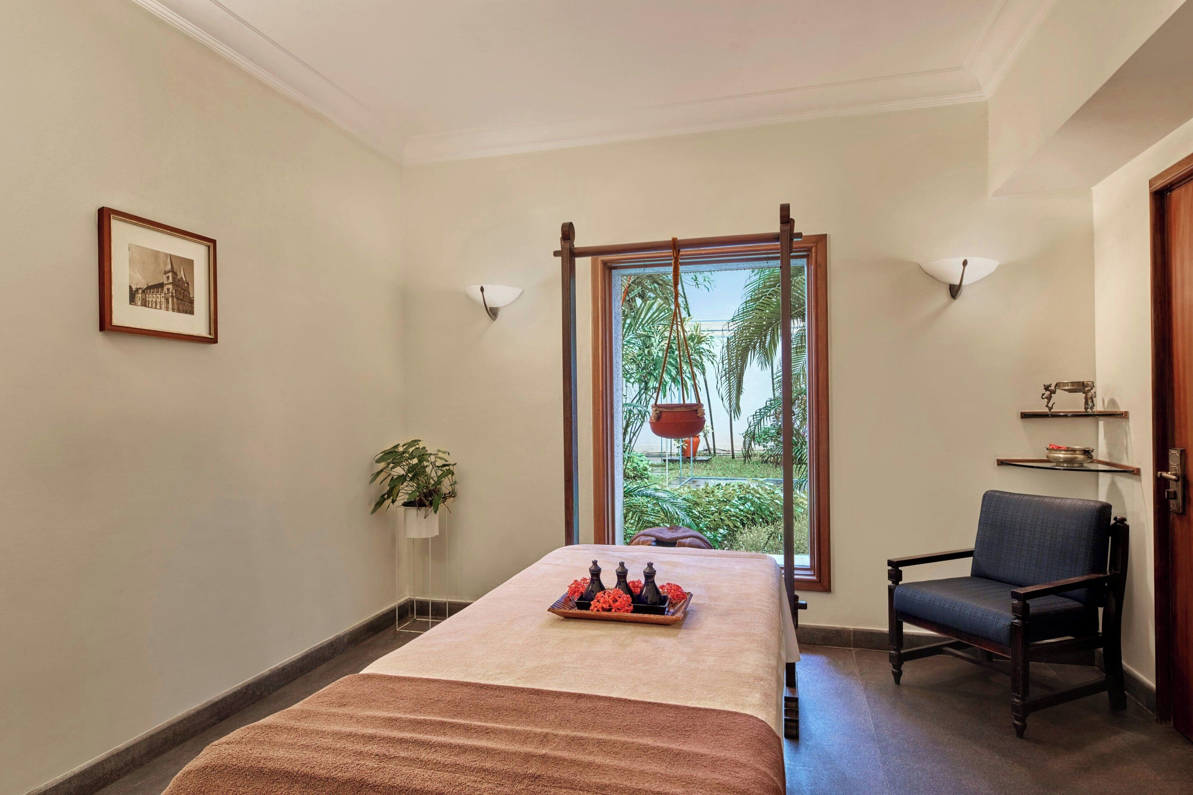 Body treatments, Ayurvedic treatments, massage/treatment rooms