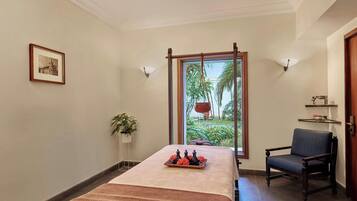 Body treatments, Ayurvedic treatments, massage/treatment rooms