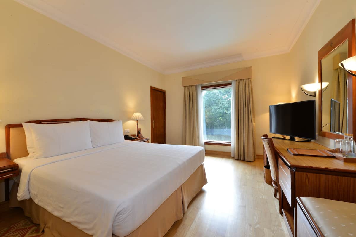 fern club suite | in-room safe, desk, iron/ironing board, free wifi