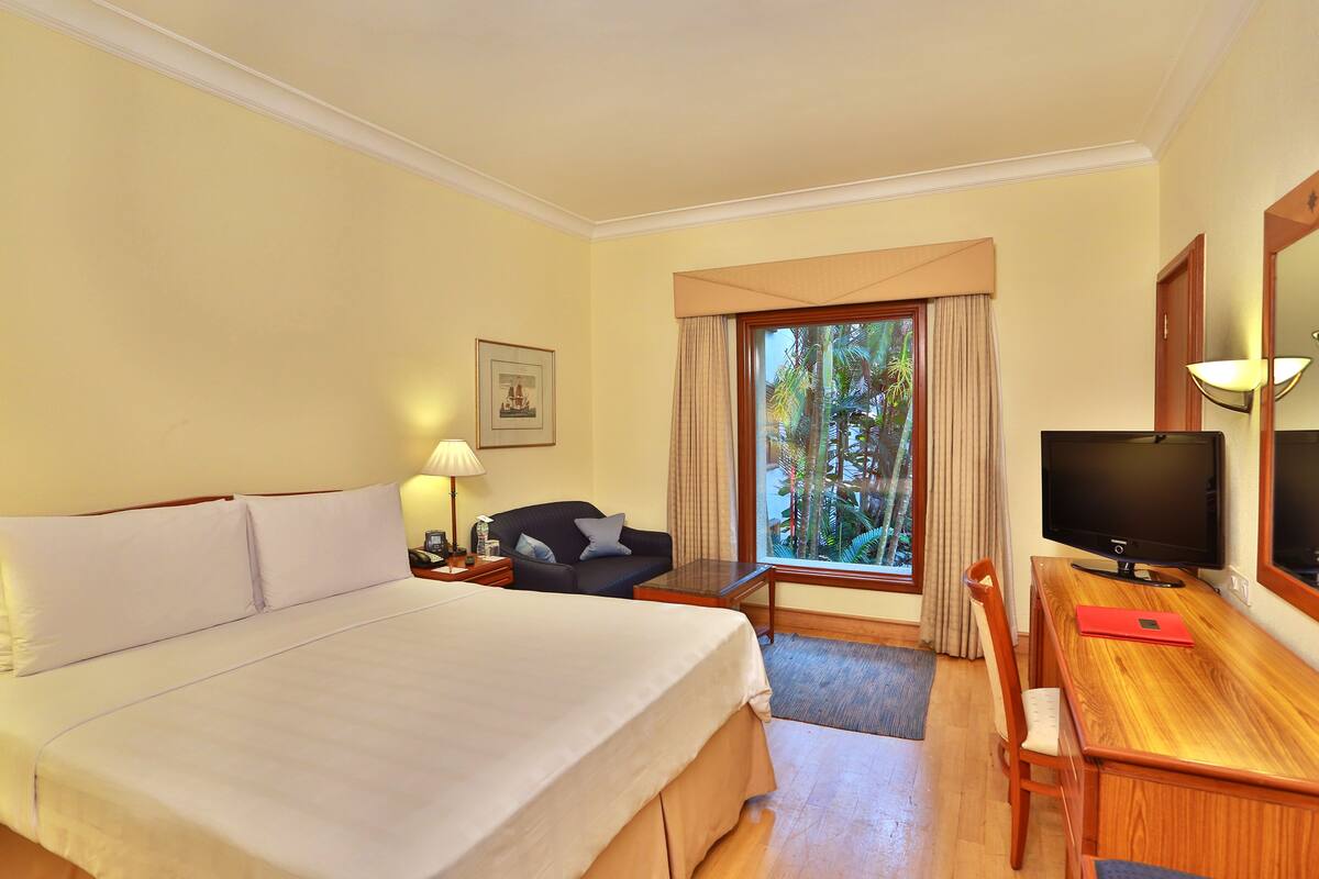 in-room safe, desk, iron/ironing board, free wifi