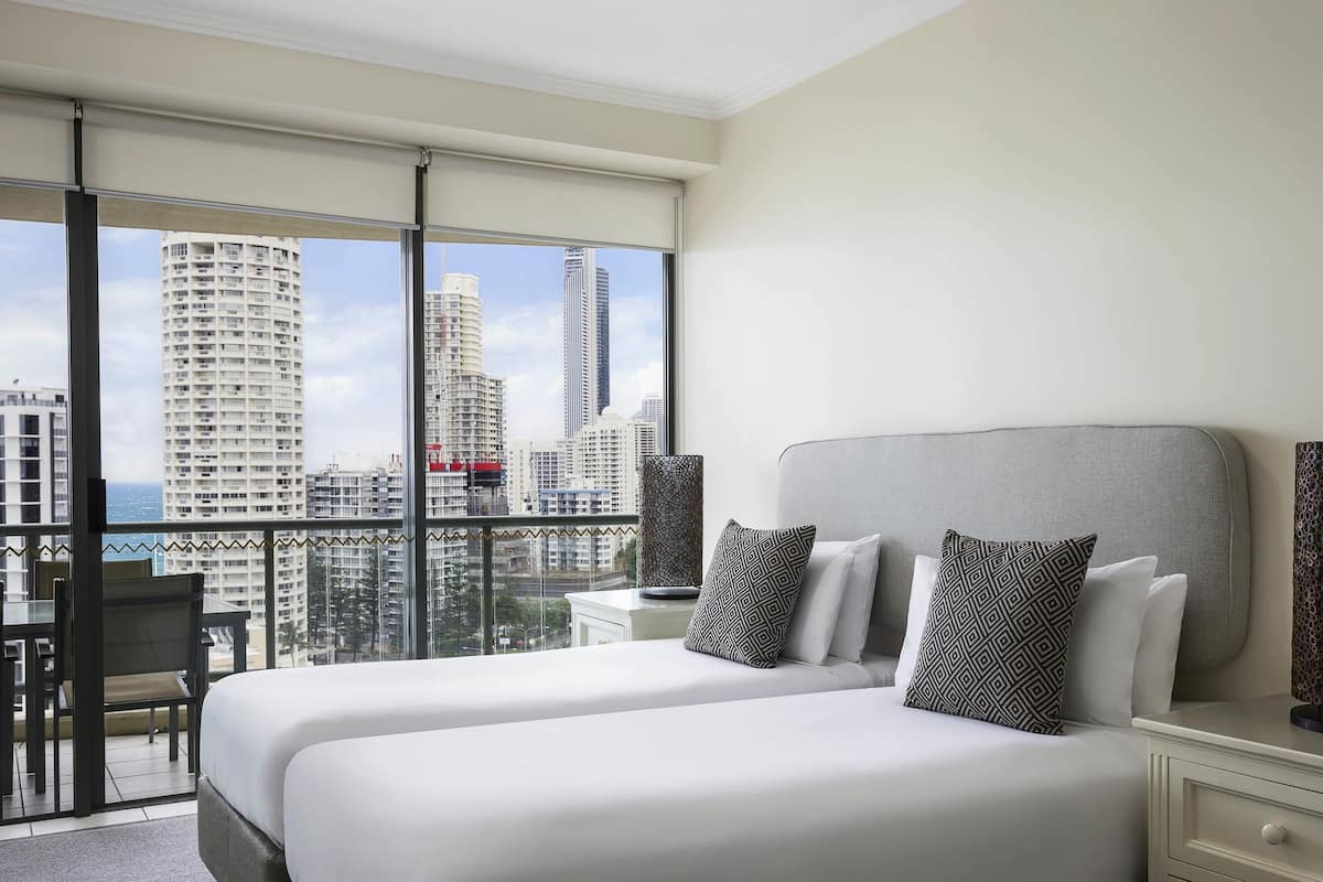 In-room safe, iron/ironing board, WiFi, bed sheets