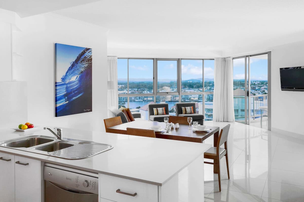 Huone, 1 makuuhuone | Tallelokero huoneessa, silitysrauta/-lauta, Wi-Fi, vuodevaatteet