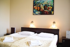 Doppelzimmer | Pillowtop-Betten, Zimmersafe, Bügeleisen/Bügelbrett, Babybetten