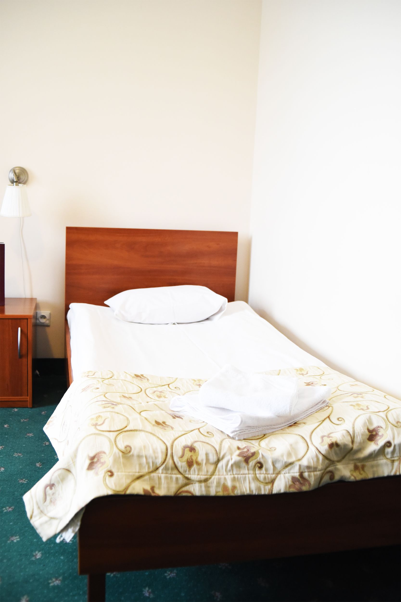 single room | pillow-top beds, in-room safe, iron/ironing board, cots/infant beds