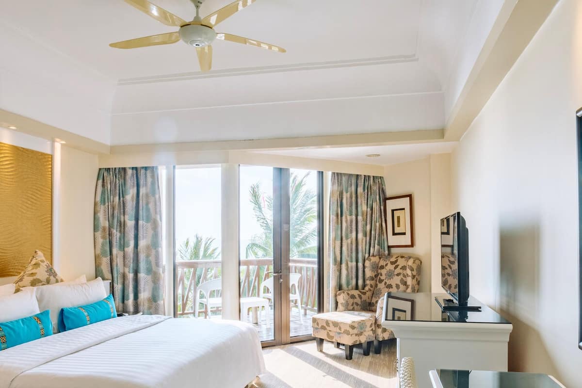 deluxe garden view king | 1 bedroom, minibar, in-room safe, desk