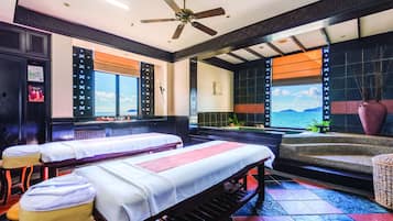 Couples treatment room(s), sauna, hot tub, hydrotherapy, aromatherapy