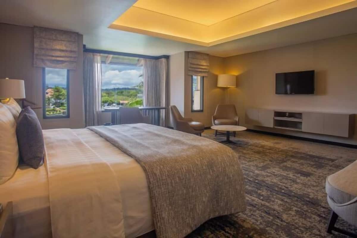 1 bedroom, minibar, in-room safe, desk