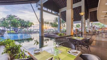 Daily buffet breakfast (MYR 80 per person)