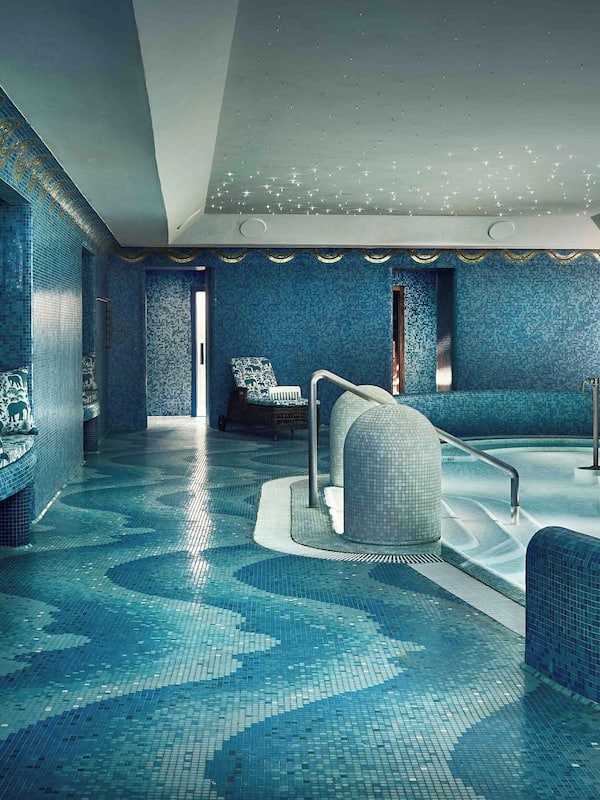 Sauna, hot tub, steam room, Turkish bath, body treatments, aromatherapy