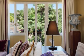 Suite, Terrace (Vaselli) | Egyptian cotton sheets, premium bedding, pillowtop beds, minibar