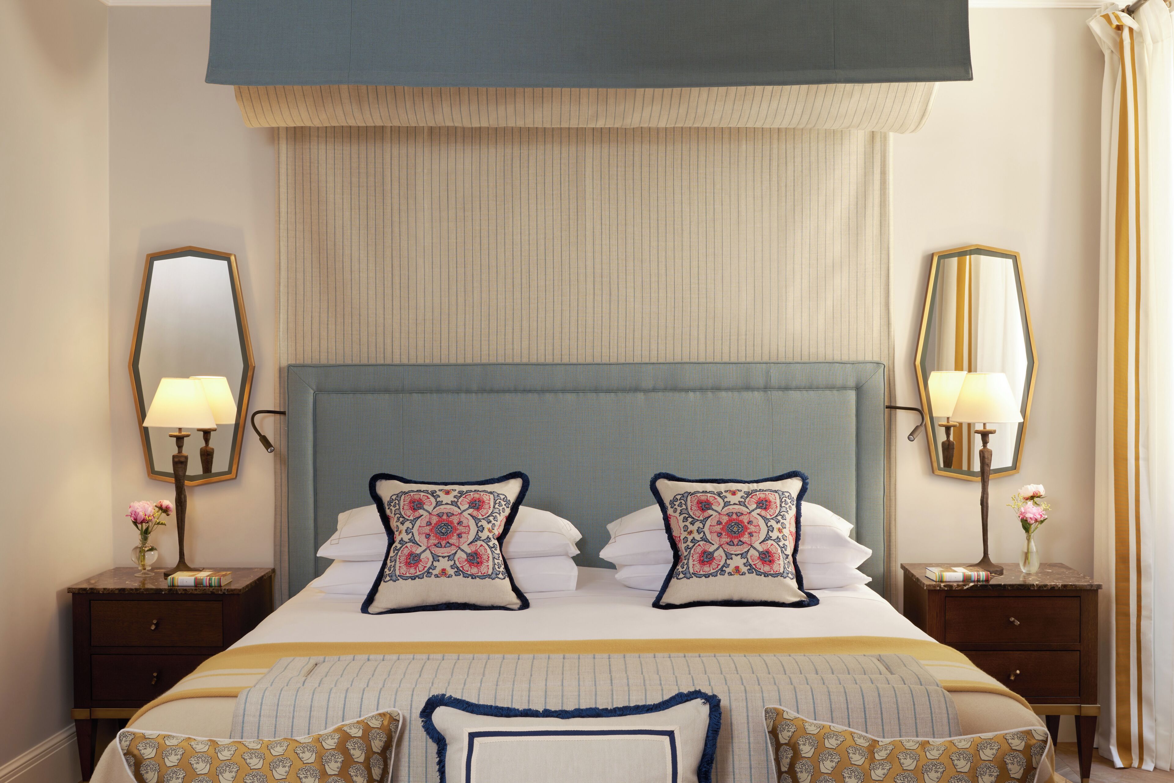 Deluxe Room | Egyptian cotton sheets, premium bedding, pillowtop beds, minibar