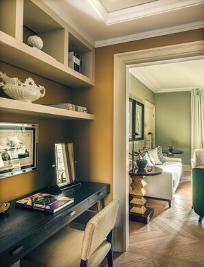Junior Suite | Living area