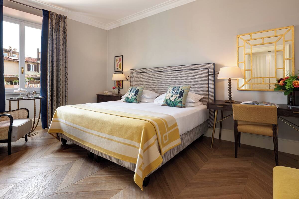 SUPERIOR ROOM | Egyptian cotton sheets, premium bedding, pillowtop beds, minibar