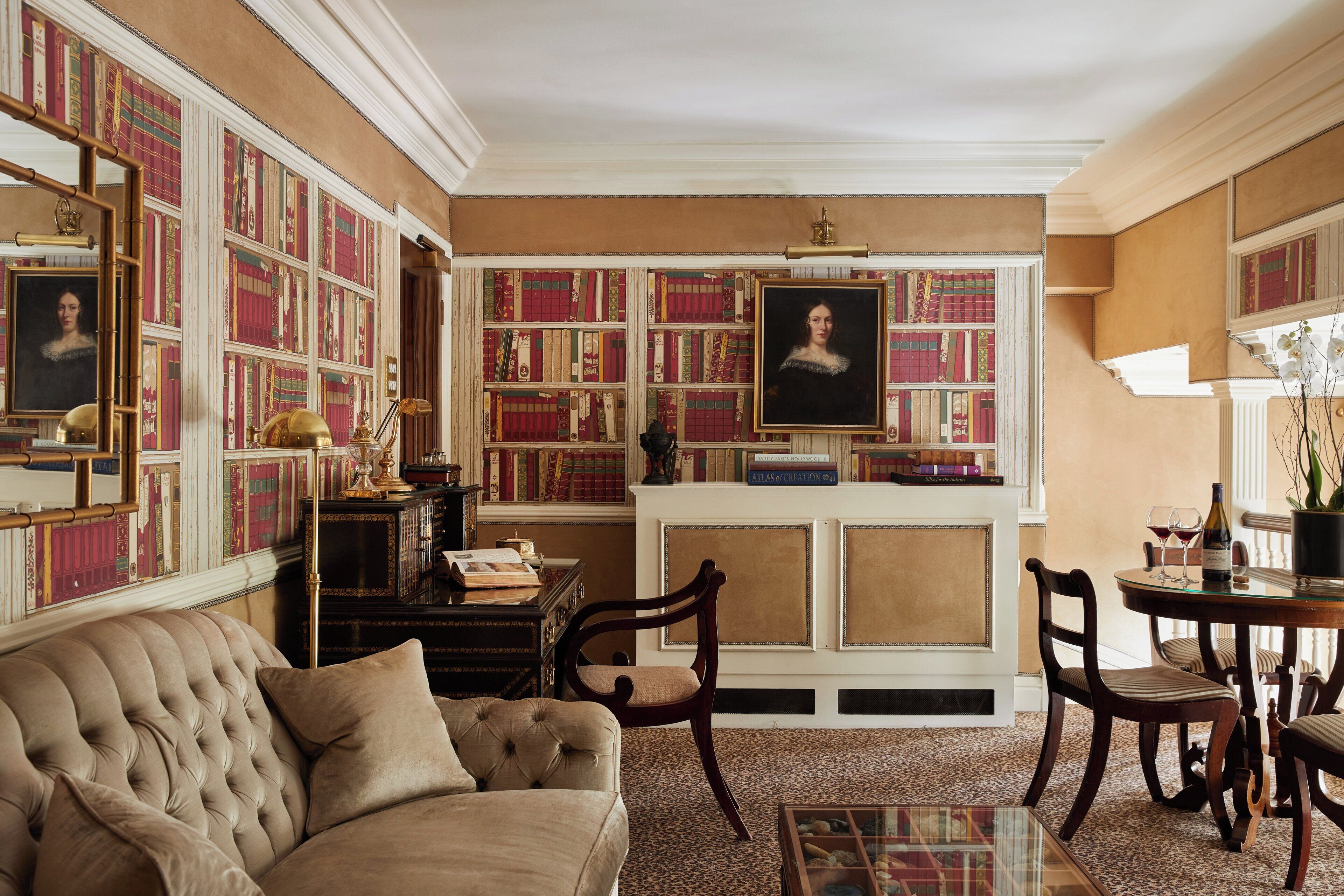 suite (7) master) | living room | 32-inch lcd tv with digital channels, tv, dvd player