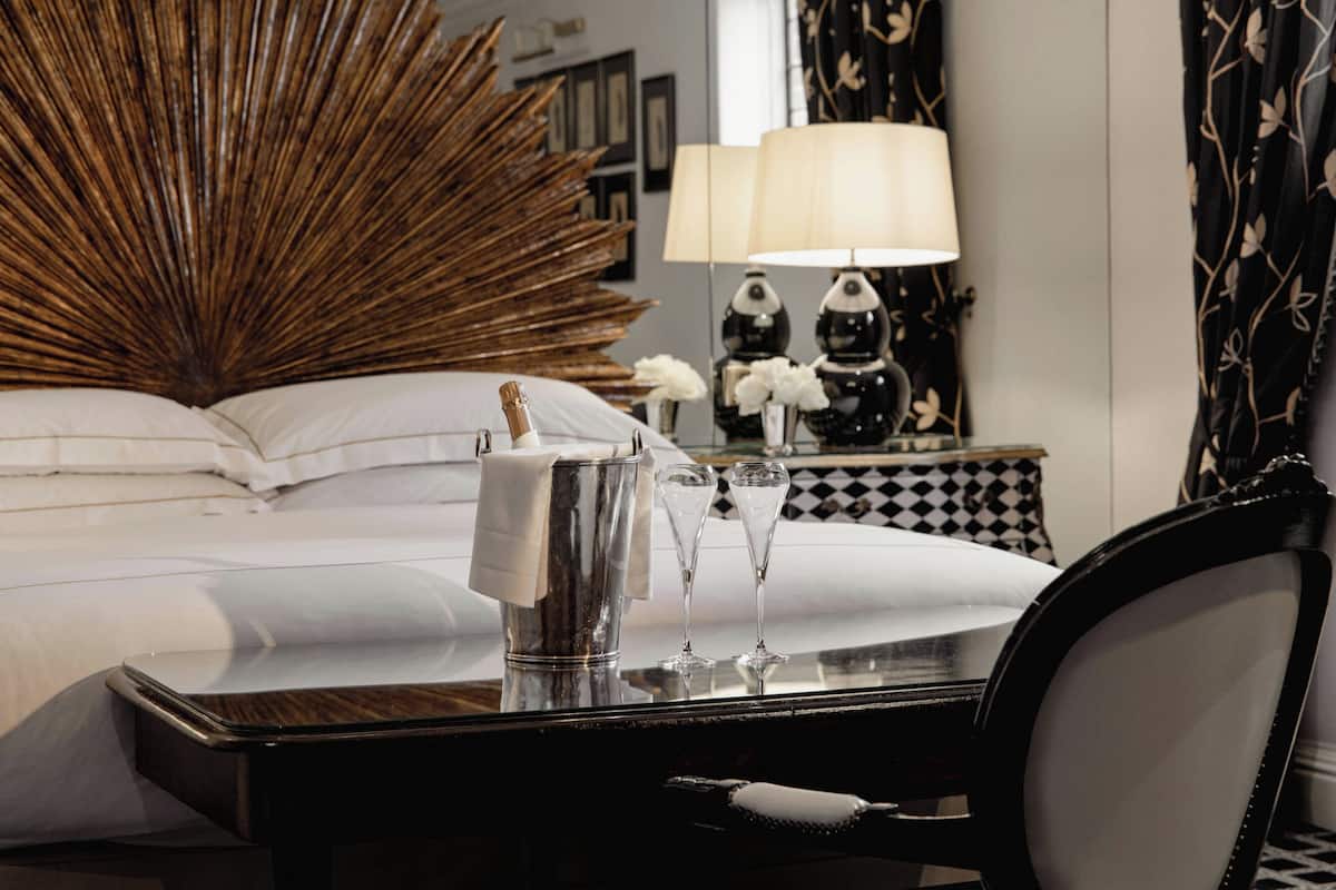 Junior Suite | Egyptian cotton sheets, premium bedding, memory foam beds, minibar