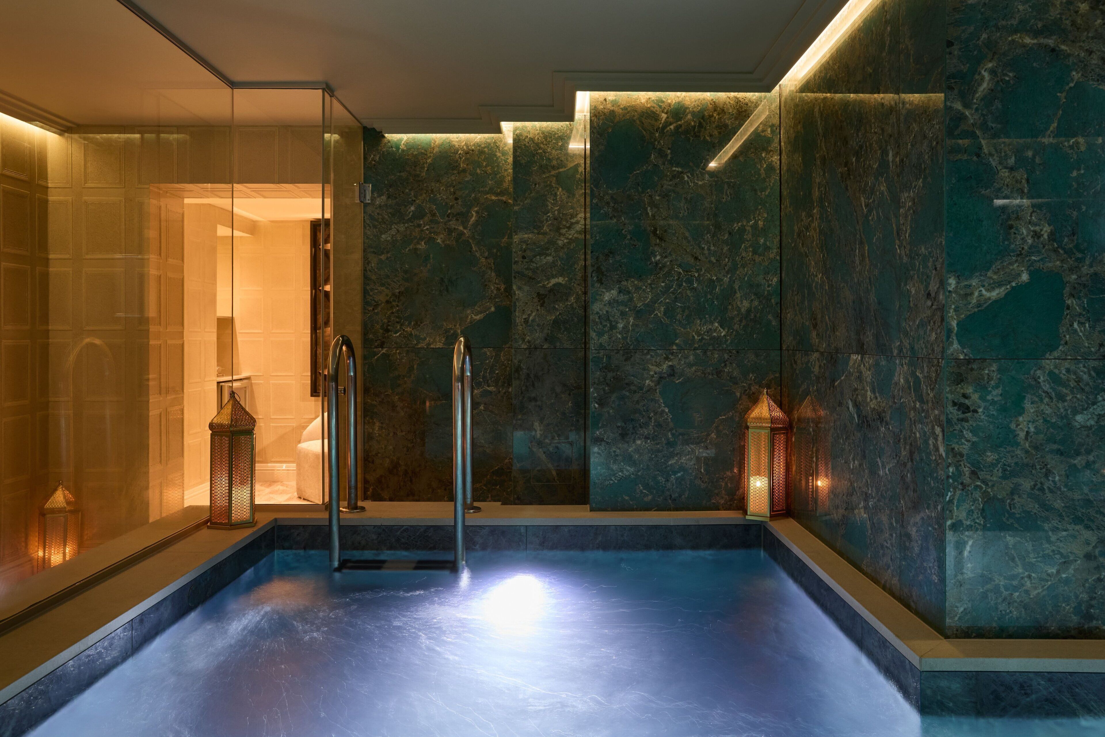 Body treatments, aromatherapy, facials, 1 treatment room