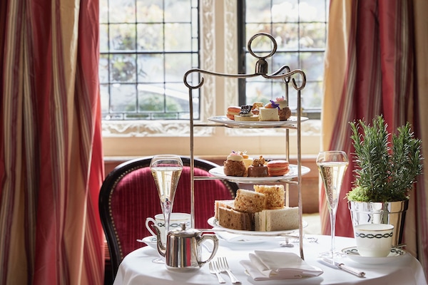 供应午餐和晚餐