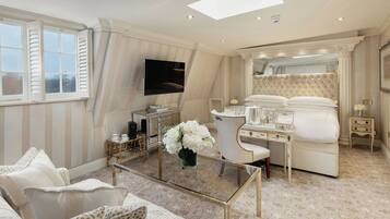 Junior Suite, Park View | Egyptian cotton sheets, premium bedding, memory-foam beds, minibar