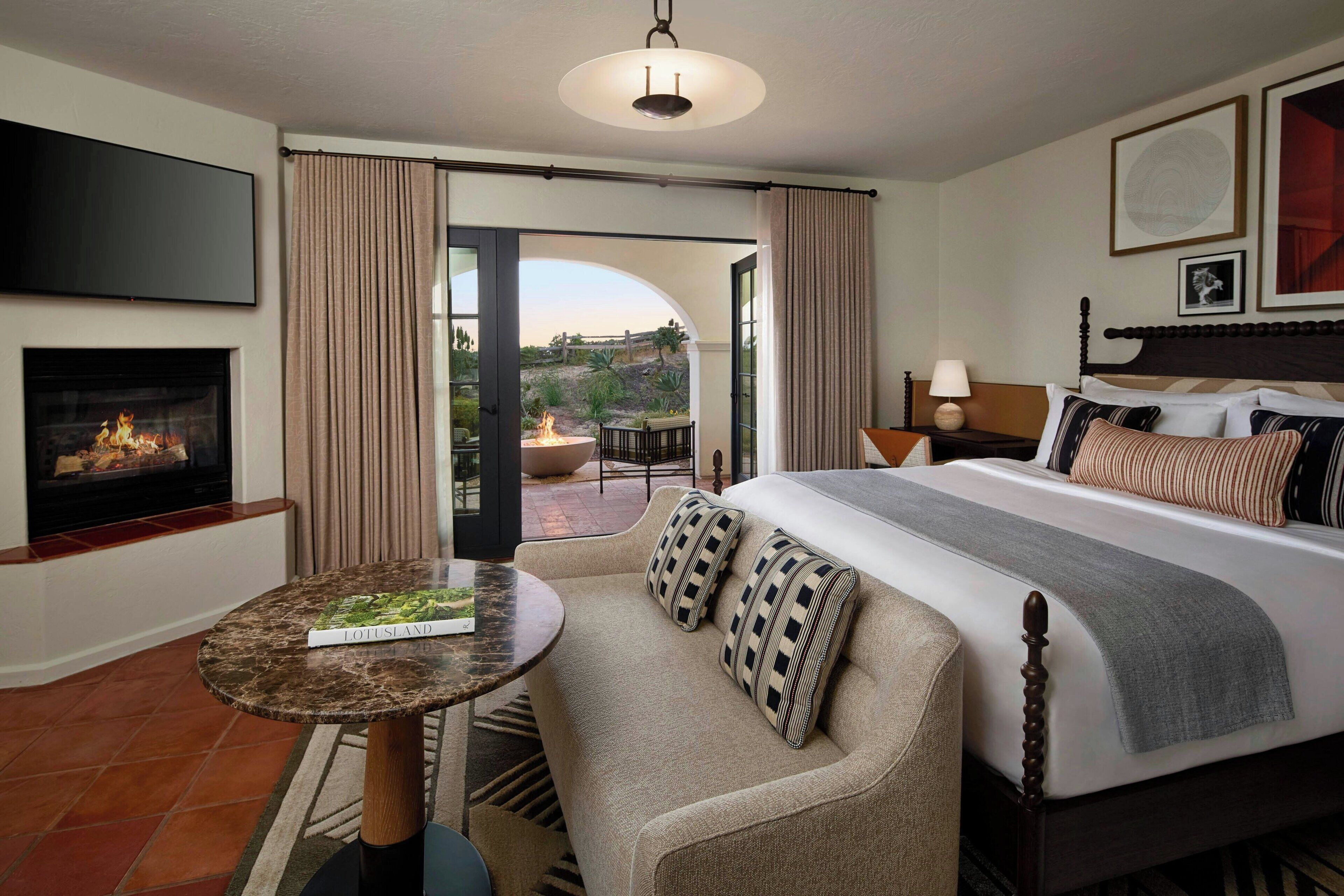 Room, 1 King Bed, Partial Ocean View | Frette Italian sheets, premium bedding, down comforters, pillowtop beds