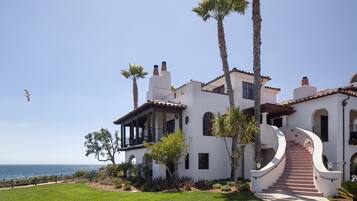 Frette Italian sheets, premium bedding, down duvets, pillow-top beds