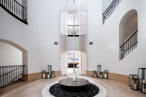 Couples treatment rooms, sauna, steam room, body treatments