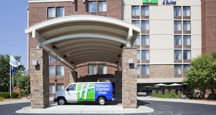 Holiday Inn Express & Suites Bloomington - MPLS Arpt Area W by IHG