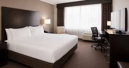 Holiday Inn Express & Suites Bloomington - MPLS Arpt Area W by IHG