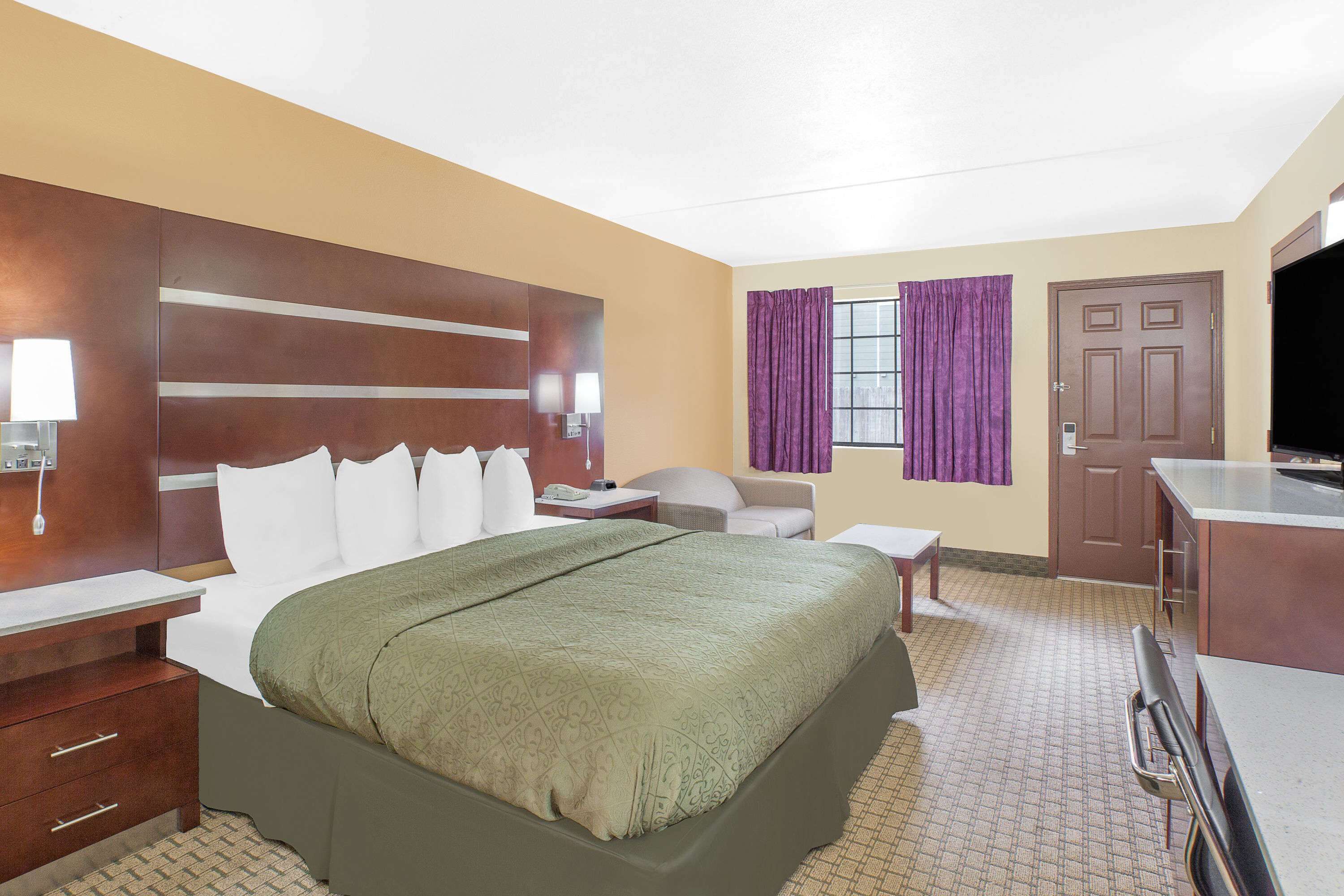 Suite, 1 cama King size, para no fumadores | Caja de seguridad en la habitación y escritorio 