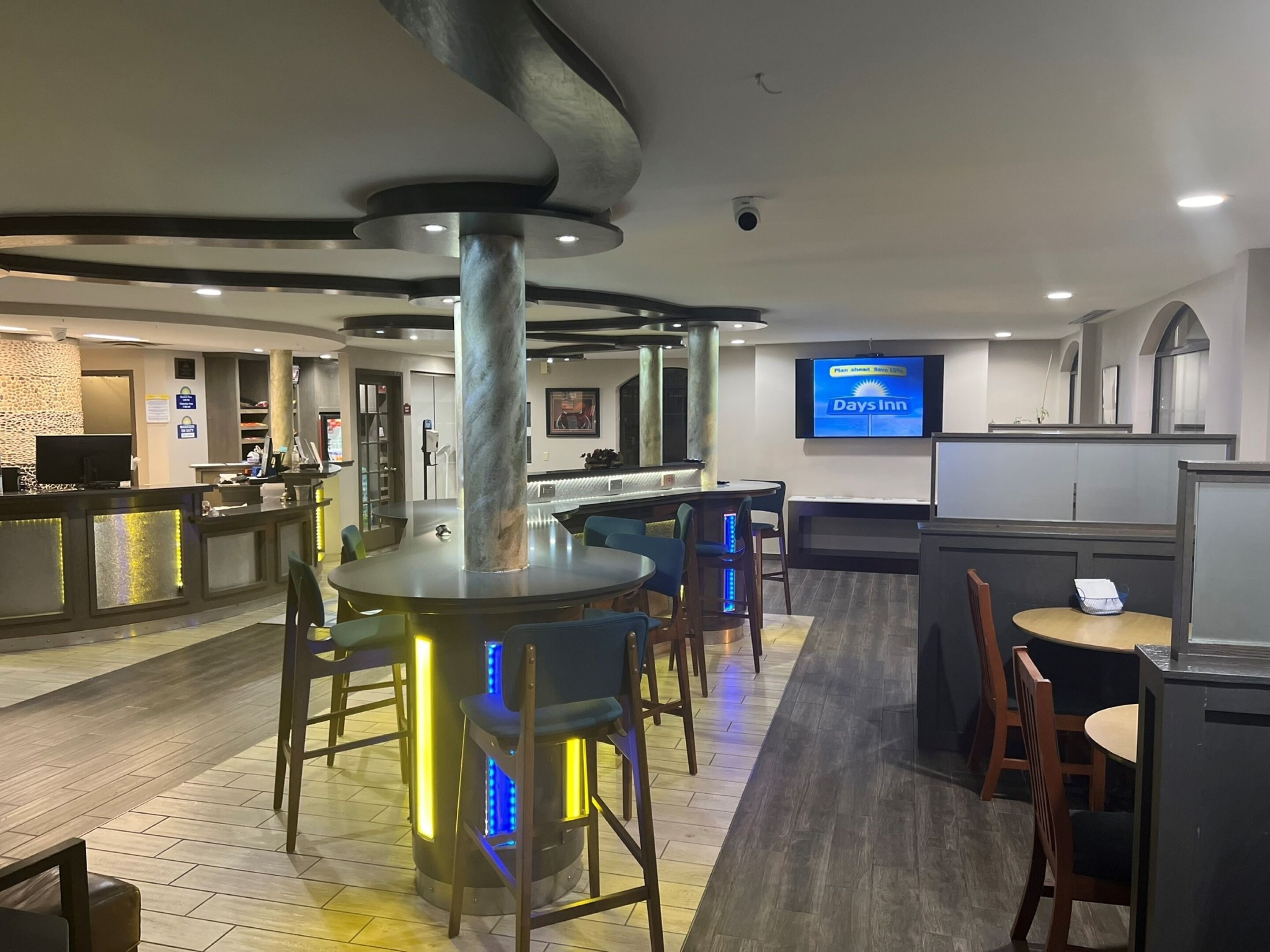 Free daily continental breakfast