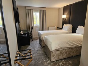 Superior Twin kamer | Een bureau, een strijkplank/strijkijzer, gratis wifi, beddengoed