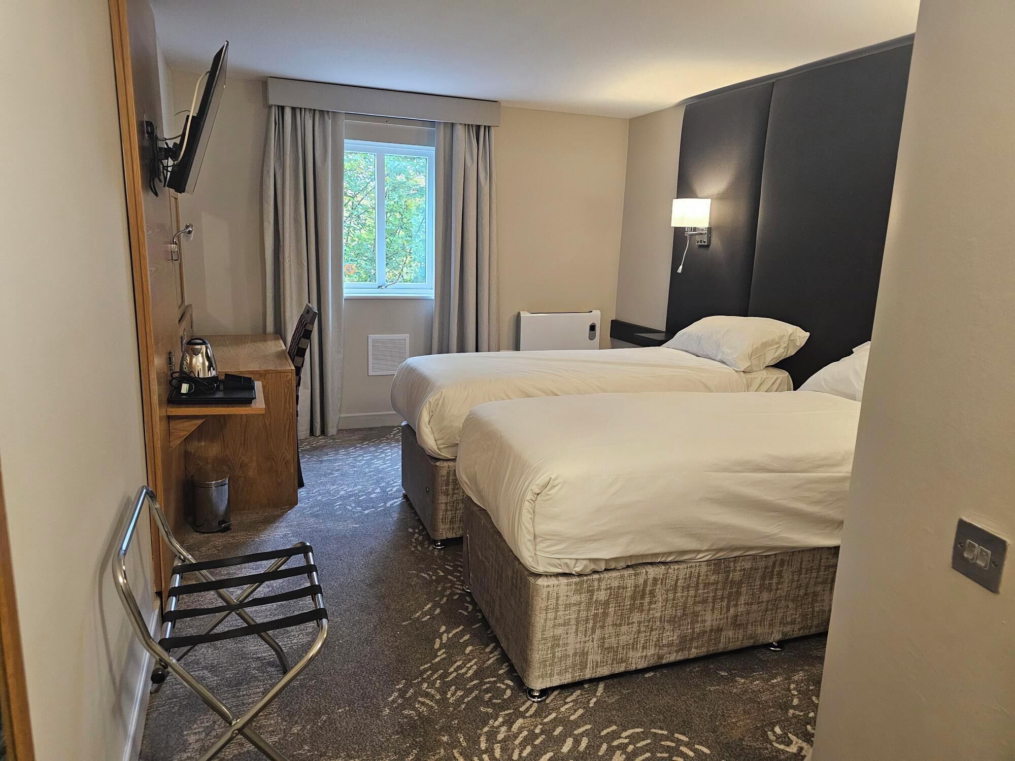 Standard Twin Room, 1 Bedroom | Desk, iron/ironing board, free WiFi, bed sheets