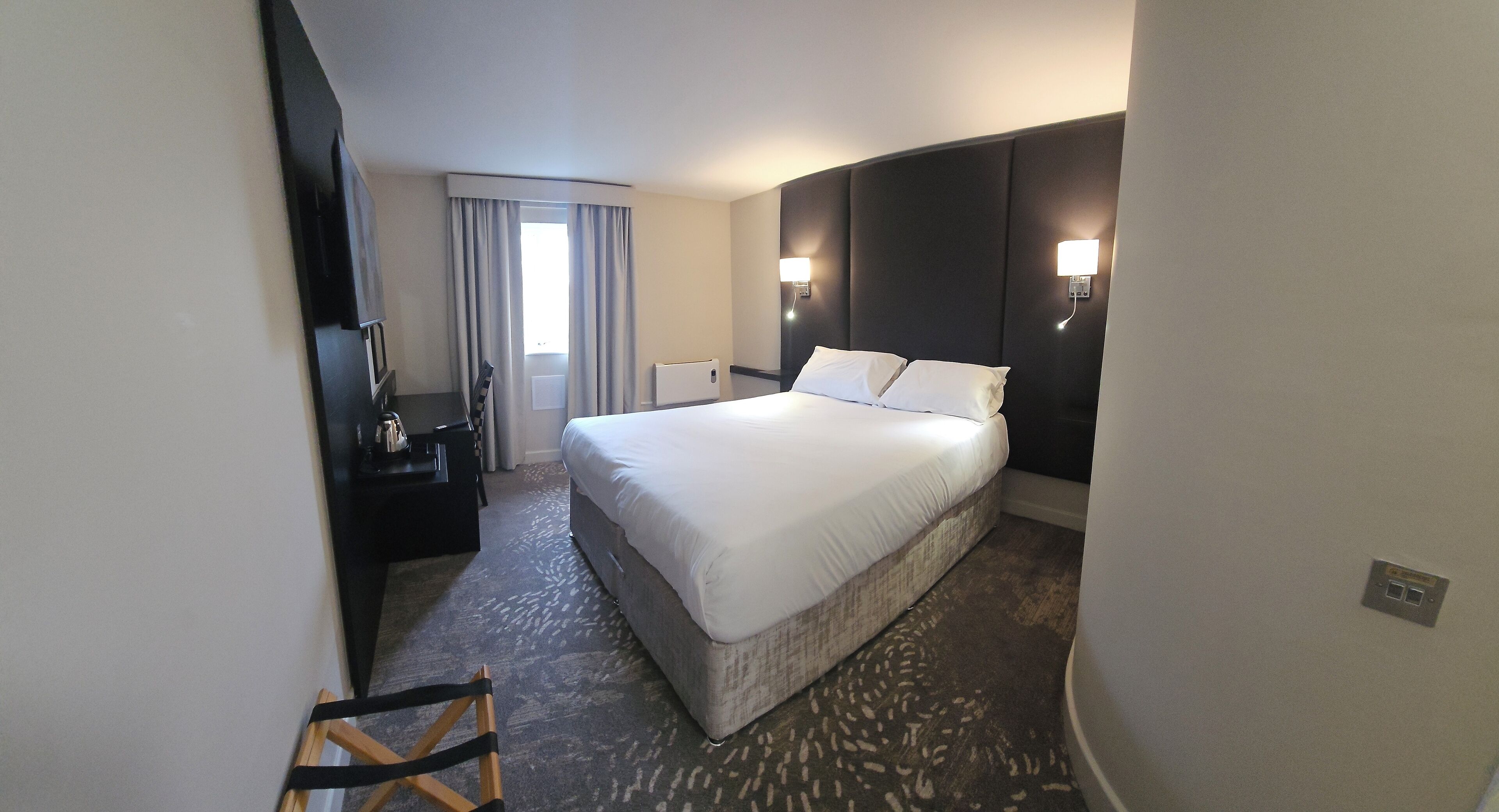 Superior Double Room | Desk, iron/ironing board, free WiFi, bed sheets