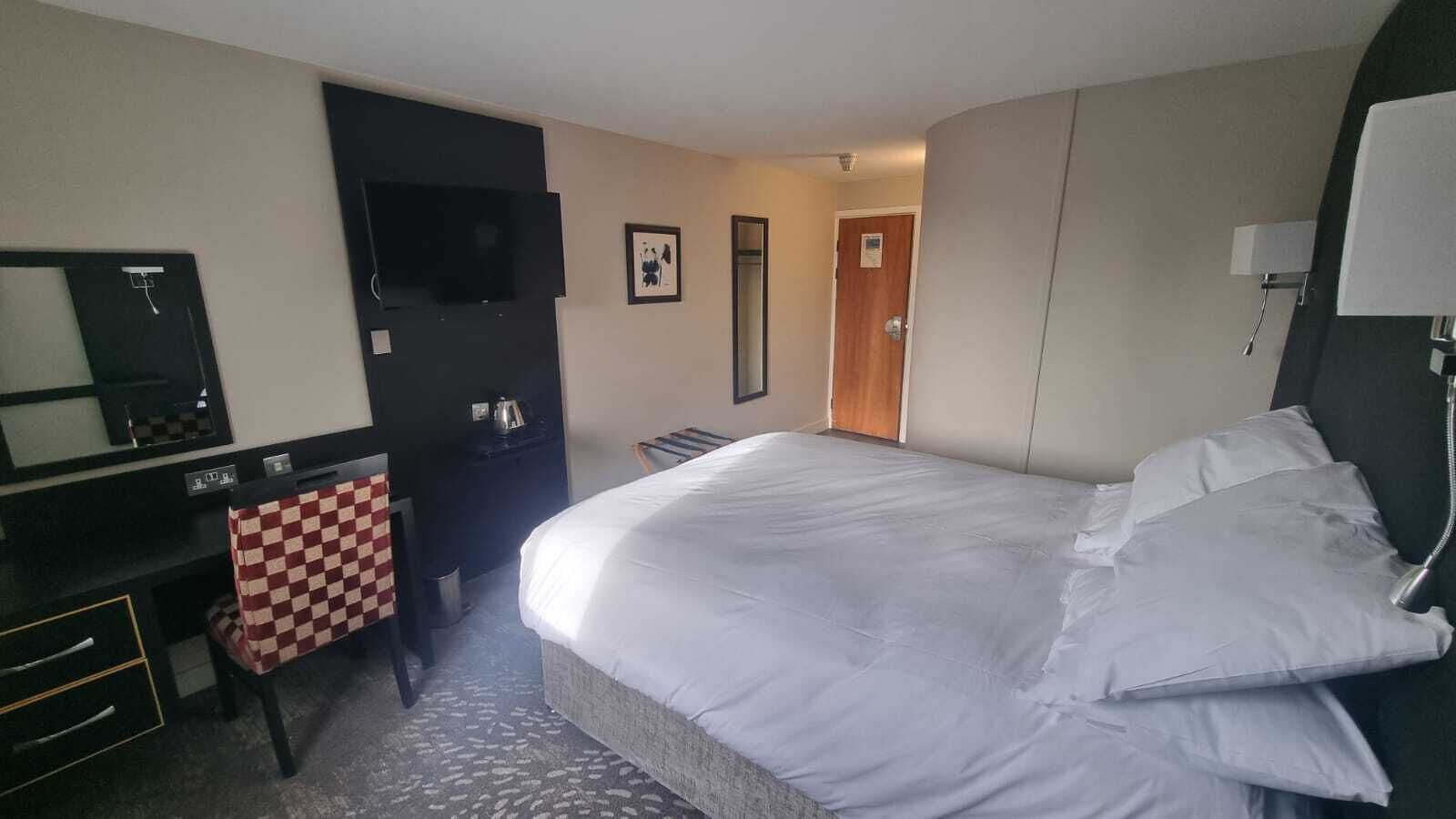 Superior Double Room | Desk, iron/ironing board, free WiFi, bed sheets